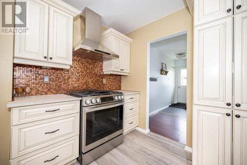 63 Kinsmen Crescent, Arnprior, ON - Indoor Photo Showing Kitchen With Upgraded Kitchen