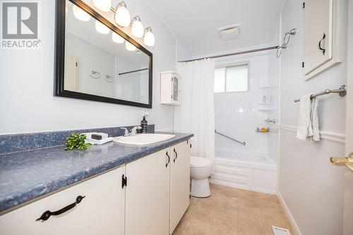 63 Kinsmen Crescent, Arnprior, ON - Indoor Photo Showing Bathroom
