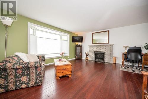 63 Kinsmen Crescent, Arnprior, ON - Indoor Photo Showing Living Room With Fireplace