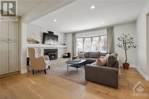 189 Hudson Avenue, Ottawa, ON - Indoor Photo Showing Living Room With Fireplace