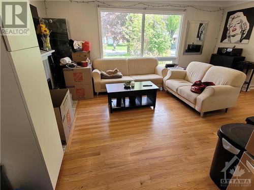 hardwood floors - 2748 Moncton Road, Ottawa, ON - Indoor Photo Showing Living Room