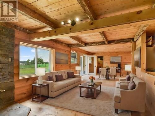 6000 County Road 18 Road, Augusta, ON - Indoor Photo Showing Living Room