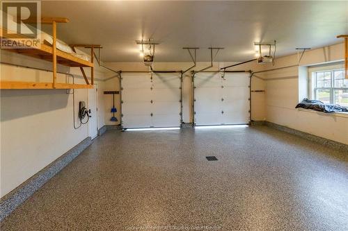 95 Du Golf, Dieppe, NB - Indoor Photo Showing Garage