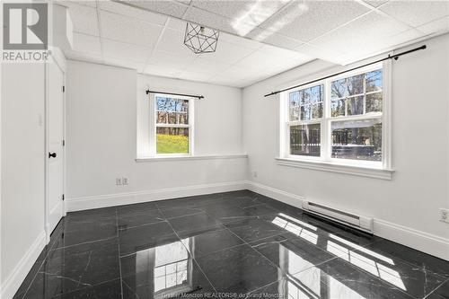 95 Du Golf, Dieppe, NB - Indoor Photo Showing Other Room