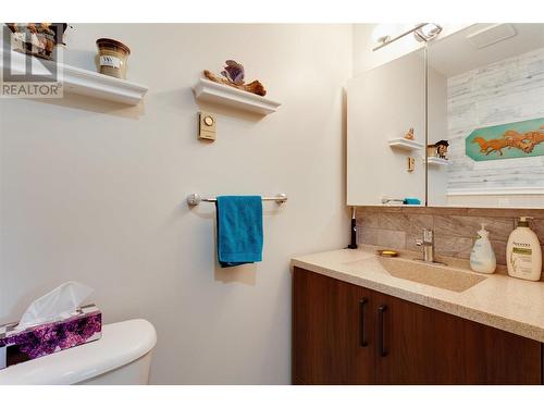 11345 Woodsdale Court, Lake Country, BC - Indoor Photo Showing Bathroom