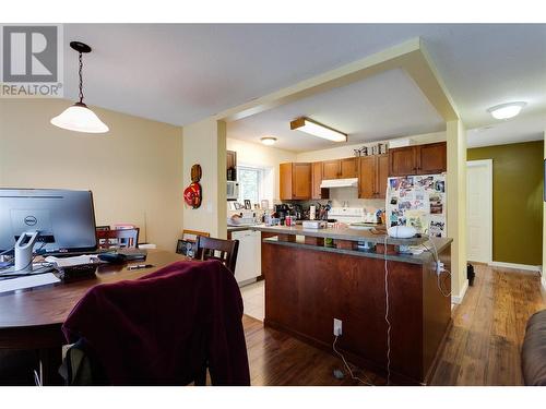 11345 Woodsdale Court, Lake Country, BC - Indoor Photo Showing Kitchen
