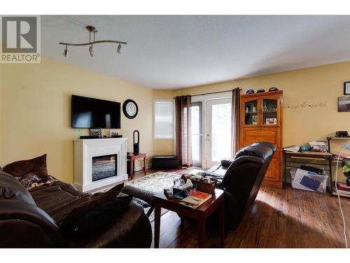 11345 Woodsdale Court, Lake Country, BC - Indoor Photo Showing Other Room With Fireplace