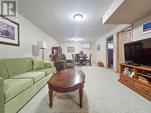 201 Chatham Street South Unit# B, Blenheim, ON - Indoor Photo Showing Living Room
