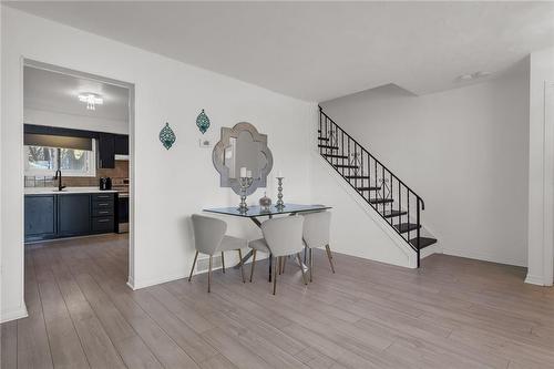 32 Riverdale Drive, Hamilton, ON - Indoor Photo Showing Other Room