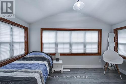 7575 Biddulph Street, Lambton Shores, ON - Indoor Photo Showing Bedroom