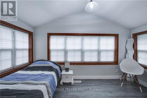 7575 Biddulph Street, Lambton Shores (Port Franks), ON - Indoor Photo Showing Bedroom