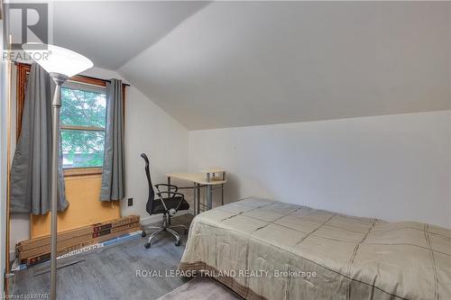 7575 Biddulph Street, Lambton Shores (Port Franks), ON - Indoor Photo Showing Bedroom