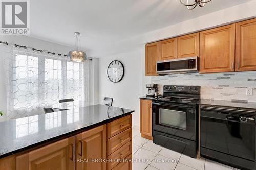 66 - 470 Beach Boulevard, Hamilton, ON - Indoor Photo Showing Kitchen