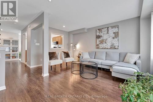 66 - 470 Beach Boulevard, Hamilton, ON - Indoor Photo Showing Living Room