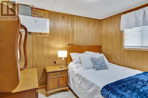 2743 Tedford Drive, Smith-Ennismore-Lakefield, ON - Indoor Photo Showing Bedroom