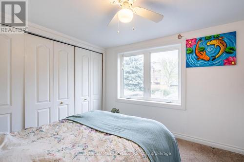 21 Chatham Street, Hamilton, ON - Indoor Photo Showing Bedroom