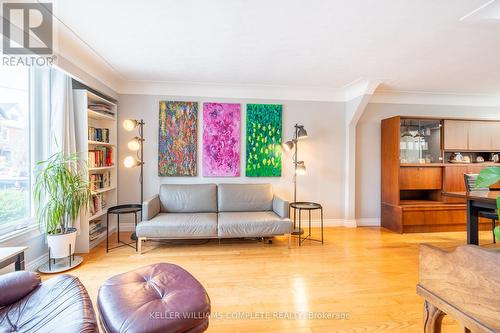 21 Chatham Street, Hamilton, ON - Indoor Photo Showing Living Room
