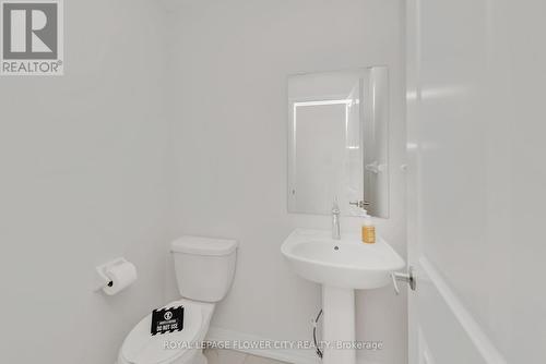 41 Blacklock Street N, Cambridge, ON - Indoor Photo Showing Bathroom