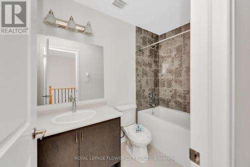 41 Blacklock Street N, Cambridge, ON - Indoor Photo Showing Bathroom