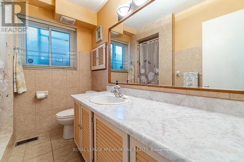 4 Azalea Court, Toronto, ON - Indoor Photo Showing Bathroom