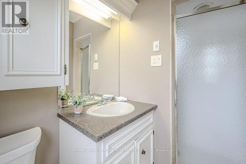 1288 Fairway Court, Burlington, ON - Indoor Photo Showing Bathroom