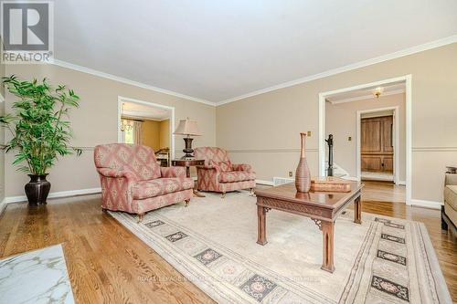 1288 Fairway Court, Burlington, ON - Indoor Photo Showing Living Room