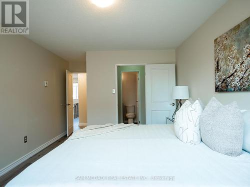 172 - 2170 Bromsgrove Road, Mississauga, ON - Indoor Photo Showing Bedroom