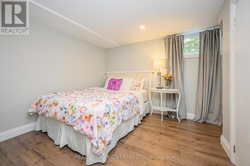 408 North Shore Boulevard W, Burlington, ON - Indoor Photo Showing Bedroom