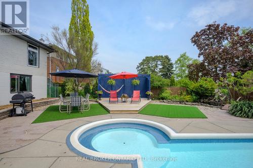 408 North Shore Boulevard W, Burlington, ON - Outdoor With In Ground Pool