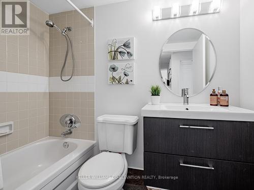 409 - 260 Scarlett Road, Toronto, ON - Indoor Photo Showing Bathroom