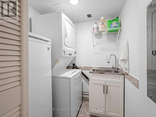 409 - 260 Scarlett Road, Toronto, ON - Indoor Photo Showing Laundry Room
