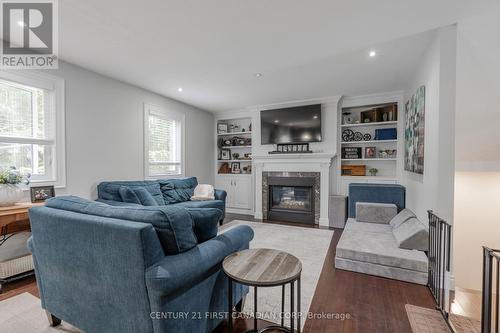 104 High Street, Lucan Biddulph, ON - Indoor Photo Showing Living Room With Fireplace