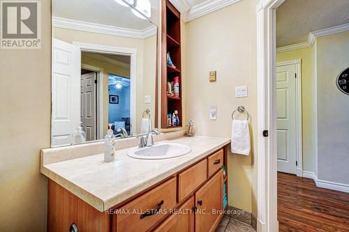 11 - 115 Mary Street W, Kawartha Lakes, ON - Indoor Photo Showing Bathroom