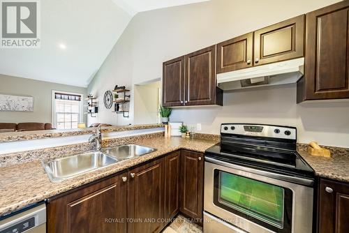 54 Laurent Boulevard, Kawartha Lakes, ON - Indoor Photo Showing Kitchen With Double Sink