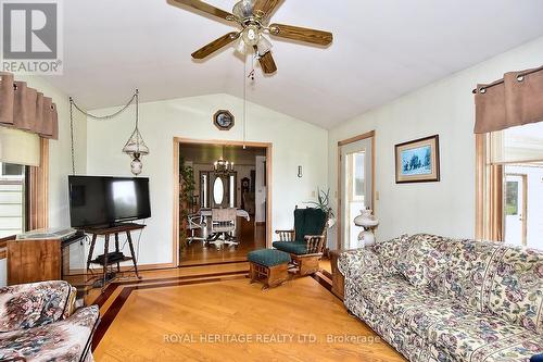 1766 Providence Line S, Otonabee-South Monaghan, ON - Indoor Photo Showing Living Room