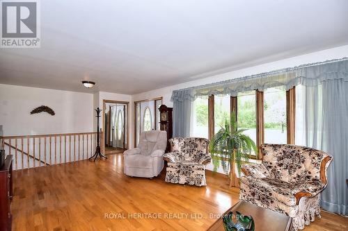 1766 Providence Line S, Otonabee-South Monaghan, ON - Indoor Photo Showing Living Room