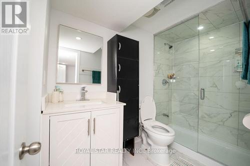 6 Keats Terrace, Brampton, ON - Indoor Photo Showing Bathroom