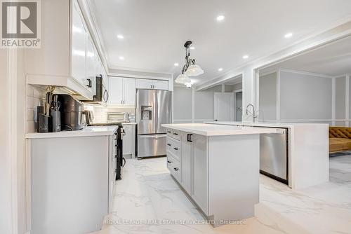 9 Briardale Road, Brampton, ON - Indoor Photo Showing Kitchen With Stainless Steel Kitchen With Upgraded Kitchen
