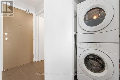 Lph3 - 4065 Brickstone Mews, Mississauga, ON - Indoor Photo Showing Laundry Room