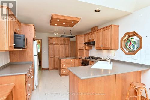 3023 St Clair Avenue, Burlington, ON - Indoor Photo Showing Kitchen