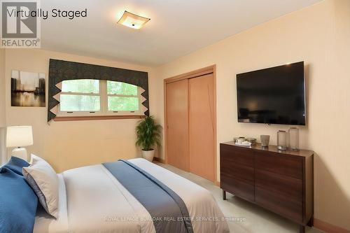 3023 St Clair Avenue, Burlington, ON - Indoor Photo Showing Bedroom
