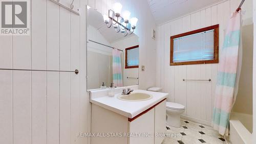 8 Tikvah Circle, Georgina, ON - Indoor Photo Showing Bathroom