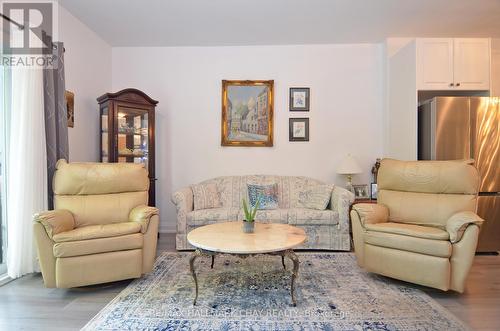 303 - 43 Dale Drive, New Tecumseth, ON - Indoor Photo Showing Living Room