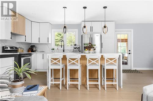 Gorgeous Kitchen & Upgrades throughout - 1322 Britannia Road, Huntsville, ON - Indoor