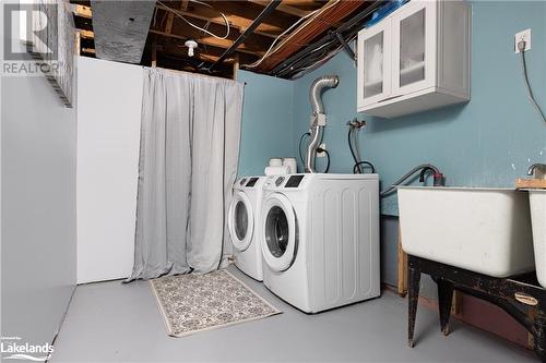 1322 Britannia Road, Huntsville, ON - Indoor Photo Showing Laundry Room