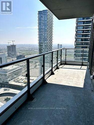 4510 - 1000 Portage Parkway W, Vaughan, ON - Outdoor With View