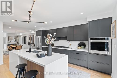 997 Mount Pleasant Road, Toronto, ON - Indoor Photo Showing Kitchen With Upgraded Kitchen