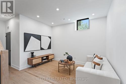 997 Mount Pleasant Road, Toronto, ON - Indoor Photo Showing Other Room