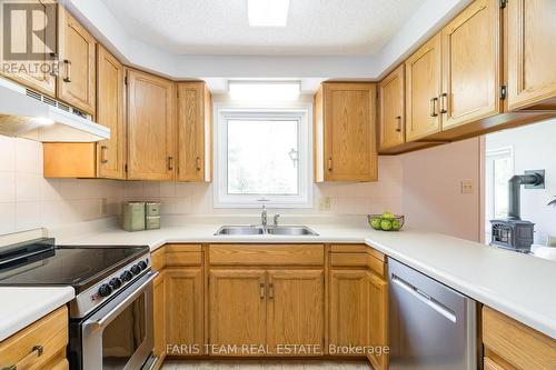 1124 Marcellus Drive, Midland, ON - Indoor Photo Showing Kitchen With Double Sink