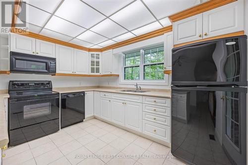 3895 Vasey Road, Tay, ON - Indoor Photo Showing Kitchen With Double Sink